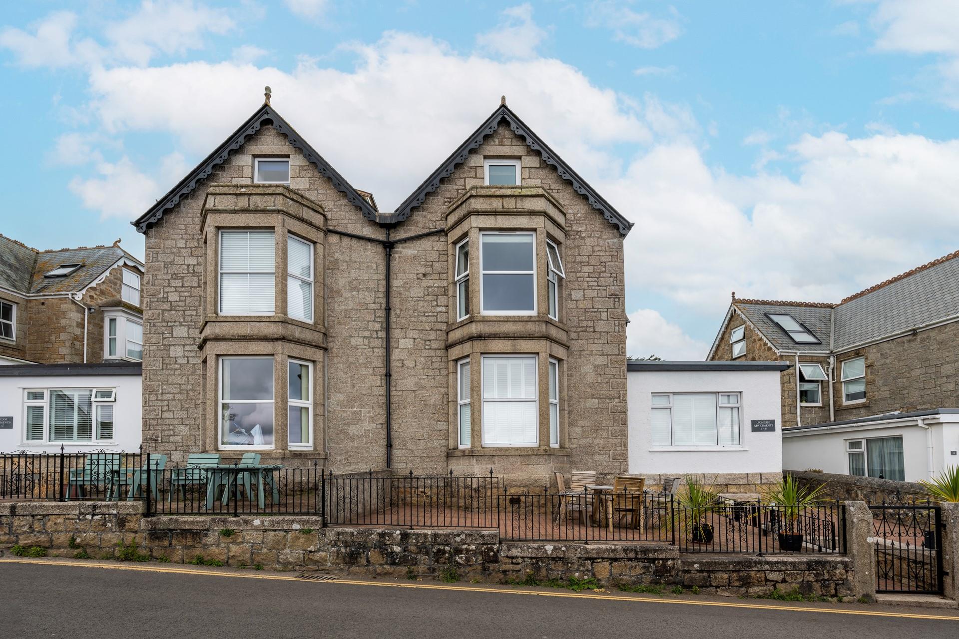 There is parking included at the property so you can park up with ease!