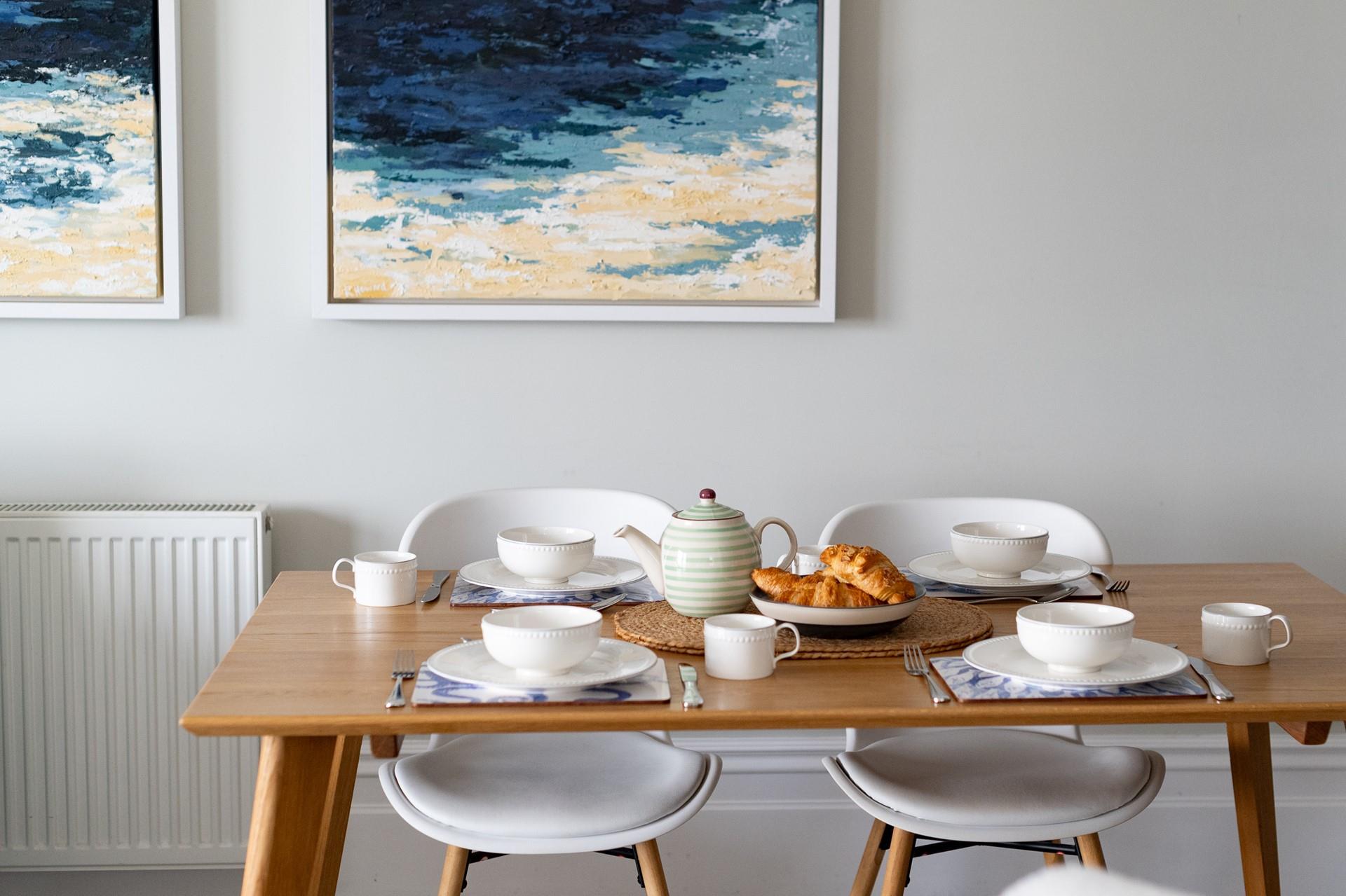 Sit around the table and tuck into a hearty breakfast while you ponder the day's plan.