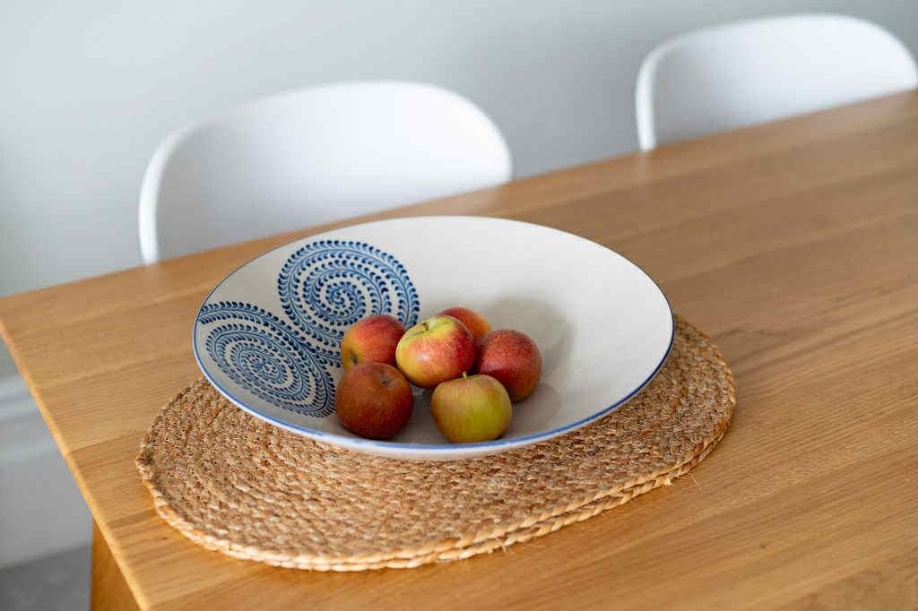 Light and bright, 4 Lyonesse offers all you need for a holiday by the sea.