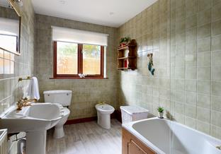 The family bathroom is ideal to chill out in a bubble bath after a long day.
