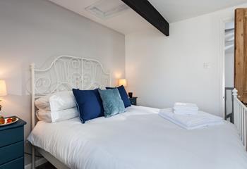 Fresh sheets and fluffy towels await you in the comfortable bedrooms.