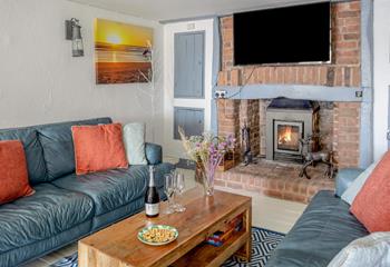 Perfect all year round, enjoy sunbathing on the sand or long walks across the beach with the woodburner to come back to.