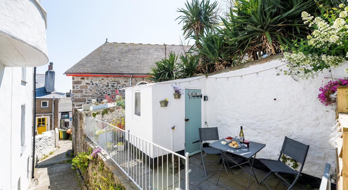 Step out the door and within minutes you will find yourself on the cobbled streets of the harbour.