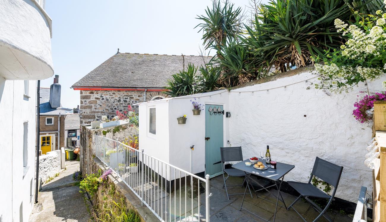 Step out the door and within minutes you will find yourself on the cobbled streets of the harbour.