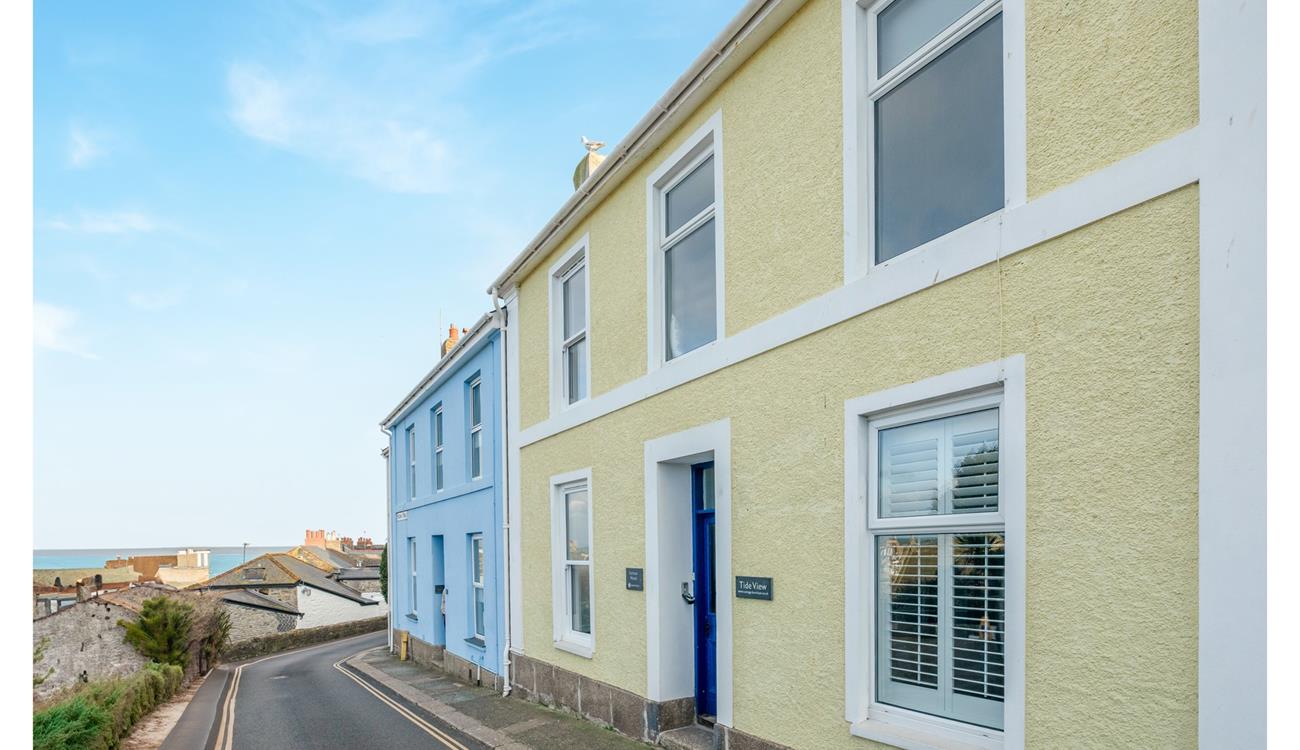 The cobbled streets of St Ives are just five minutes walk away!