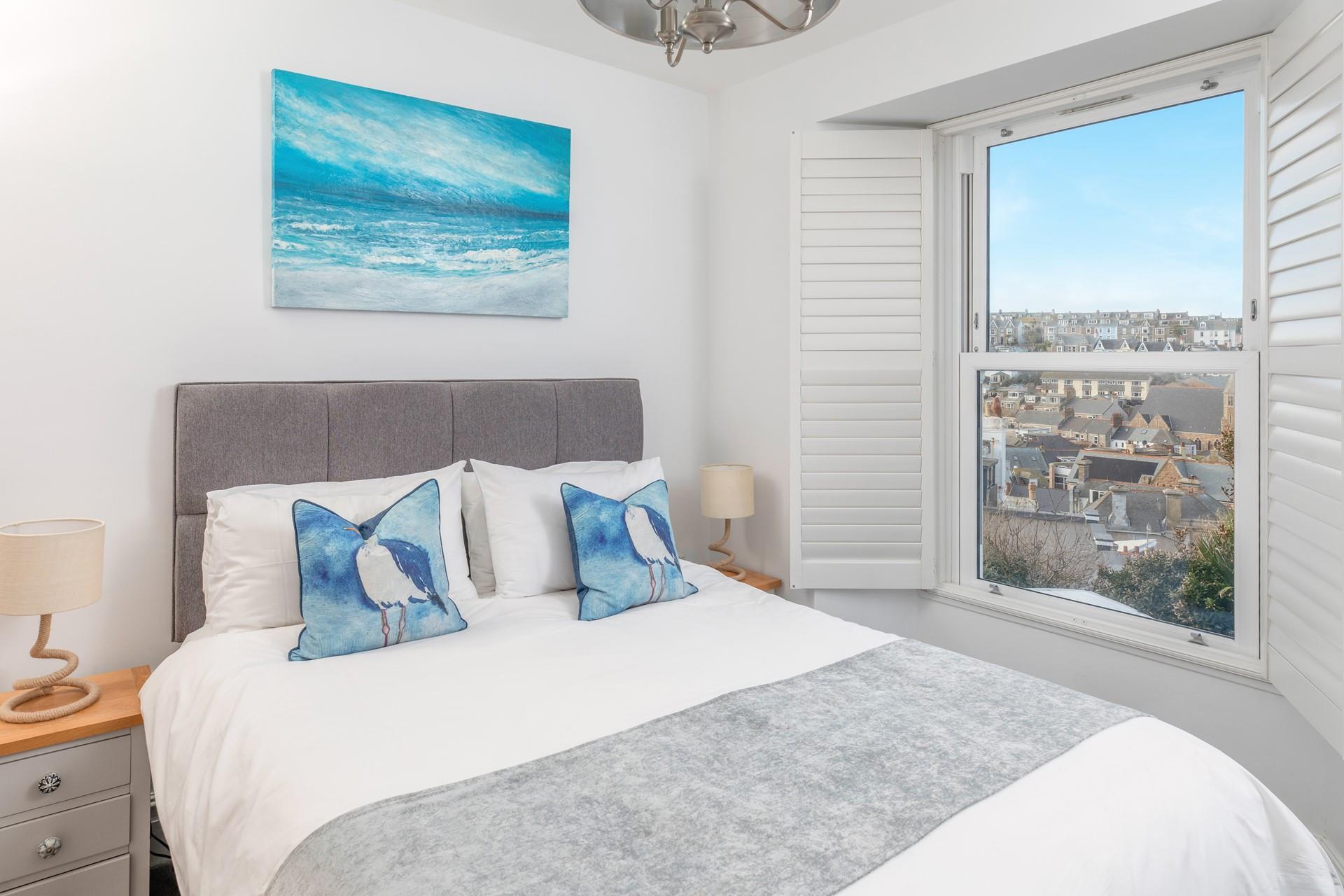 Wake up to stunning views over St Ives in the sumptuous king size bed.