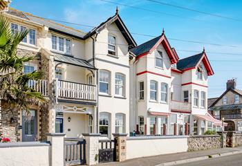Westerly House is located just a short walk from the shops and cafes in Bude.