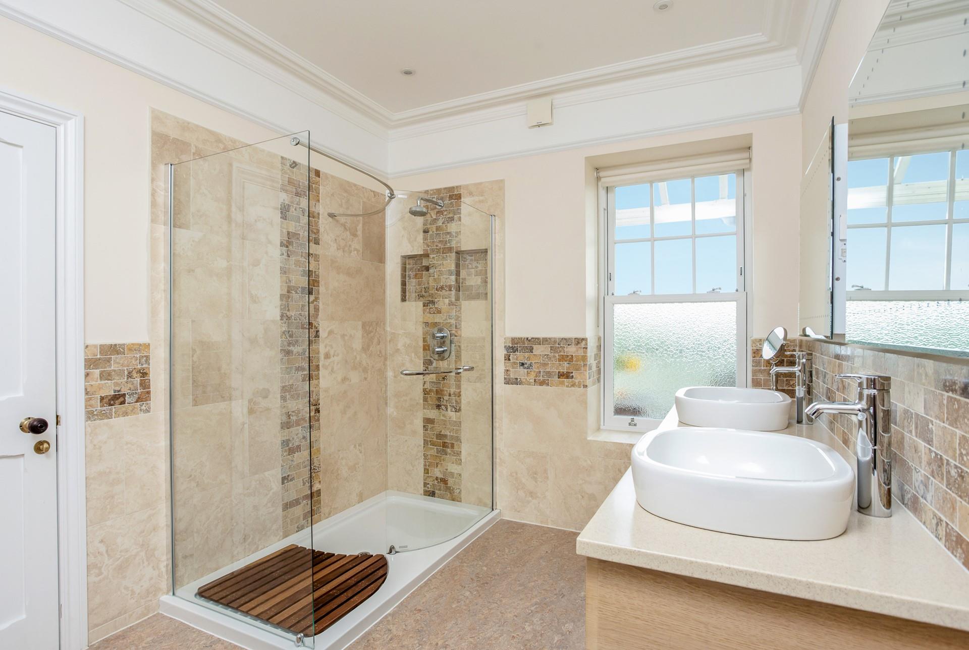 Double sinks mean there is plenty of room for everyone to prepare for the day.