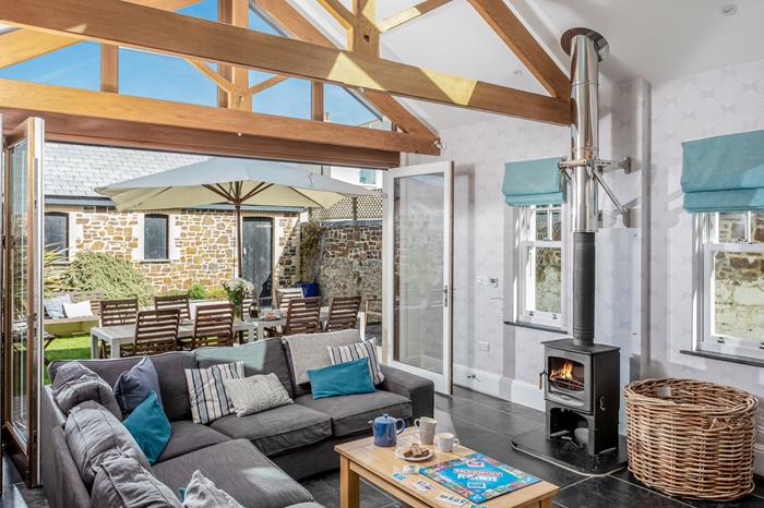Westerly House, Sleeps 16 in Bude