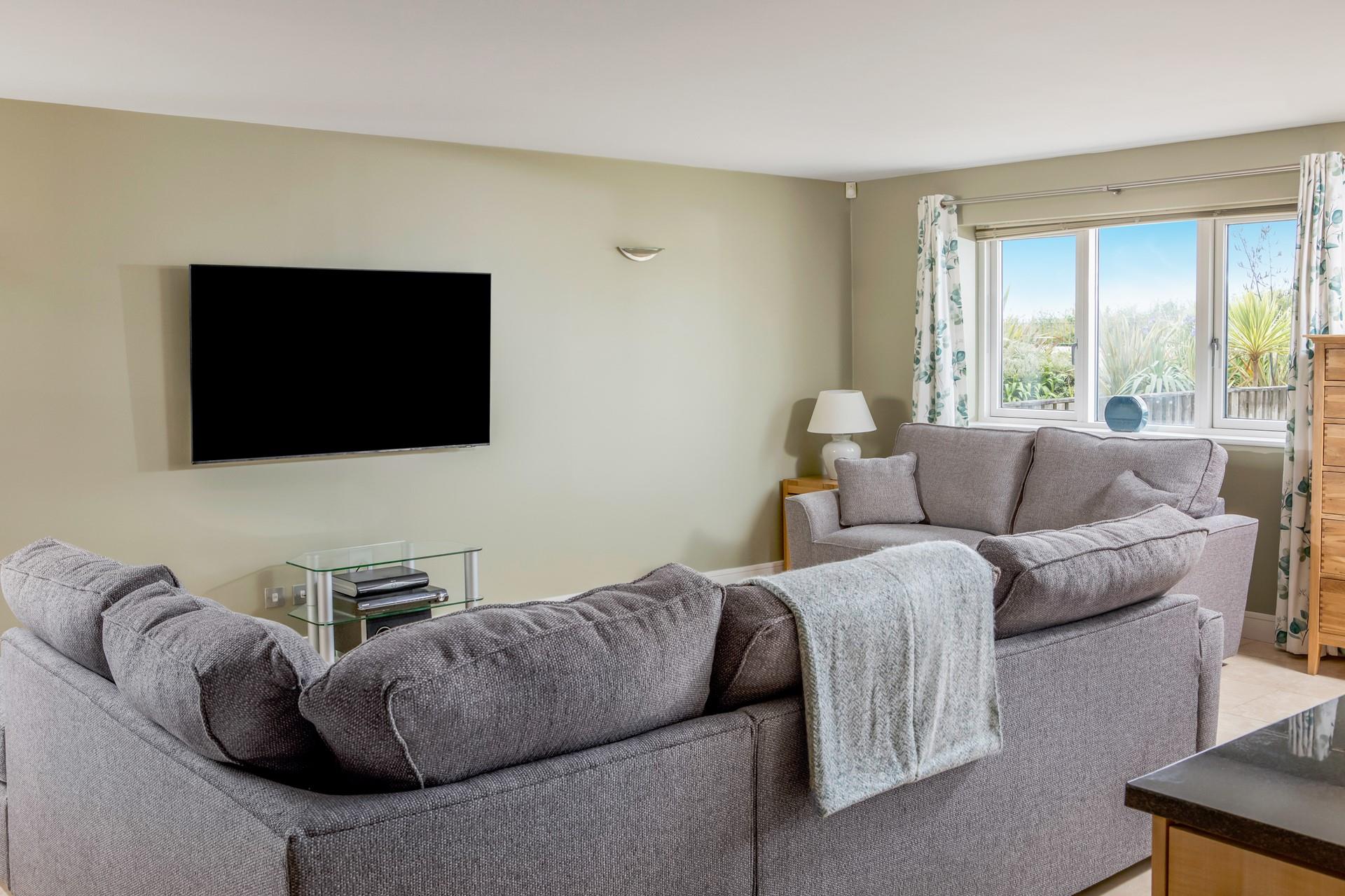 After fun days on the beach, curl up for snug movie nights.