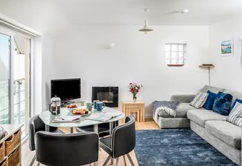 Nownsek, Sleeps 4, Bude.