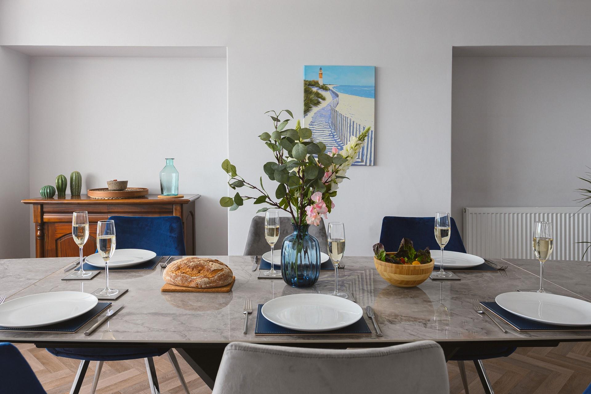 Serve up family feasts on the elegant dining table.