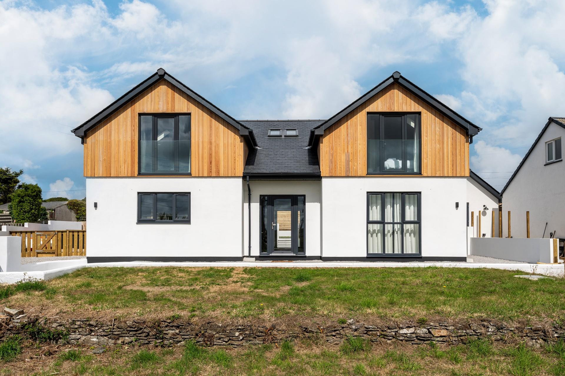 Don't leave your furry friend behind, Bon Fortuna is dog-friendly.