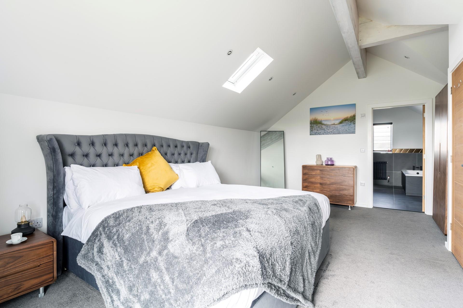 Zip and link beds allow for flexible sleeping arrangements.