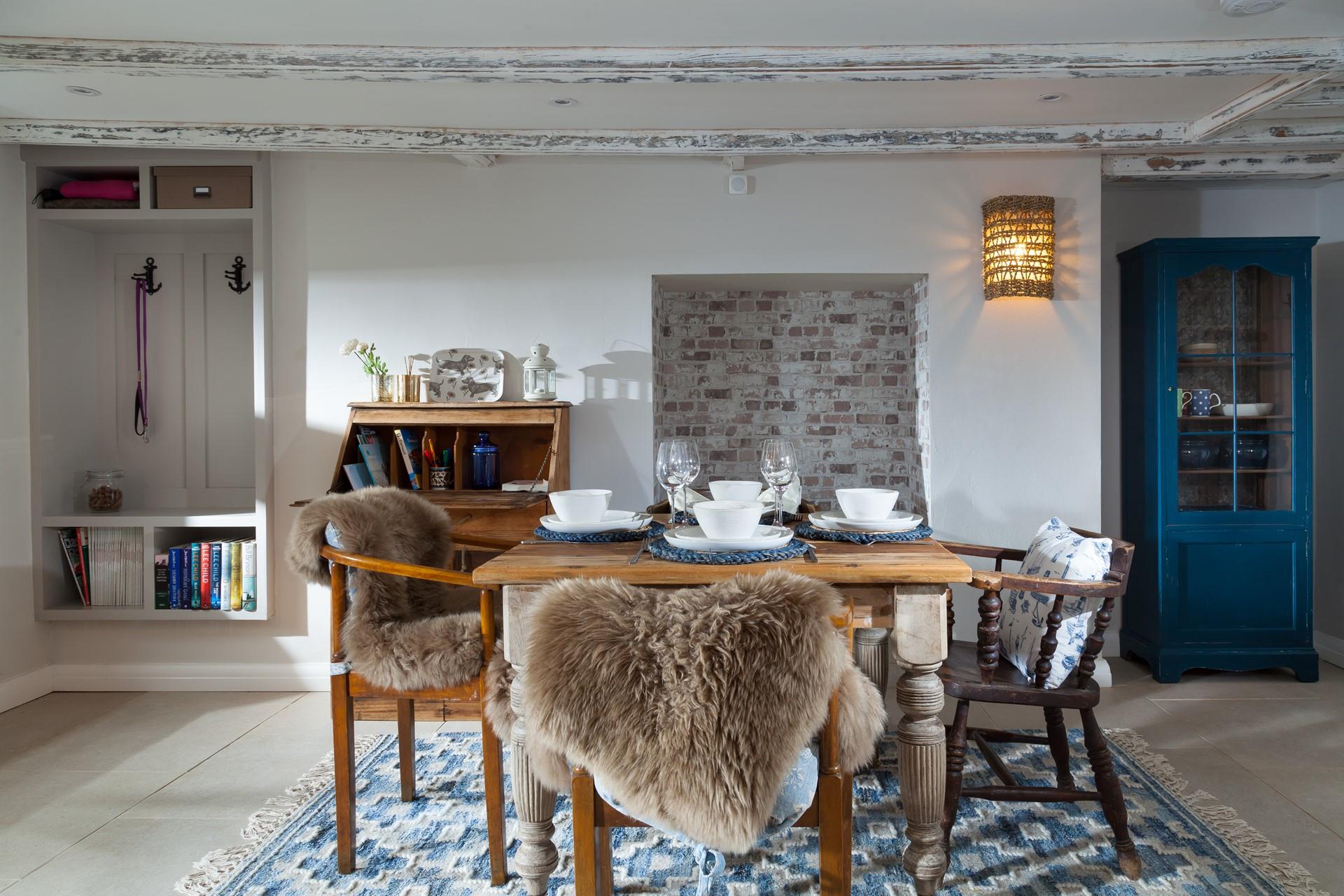 Make family mealtimes special around the beautiful dining table.