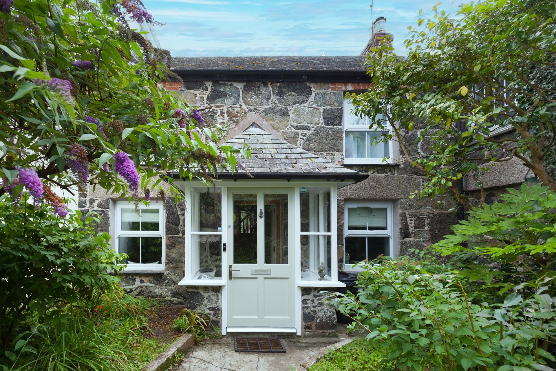 Picture perfect, a charming welcome awaits you.