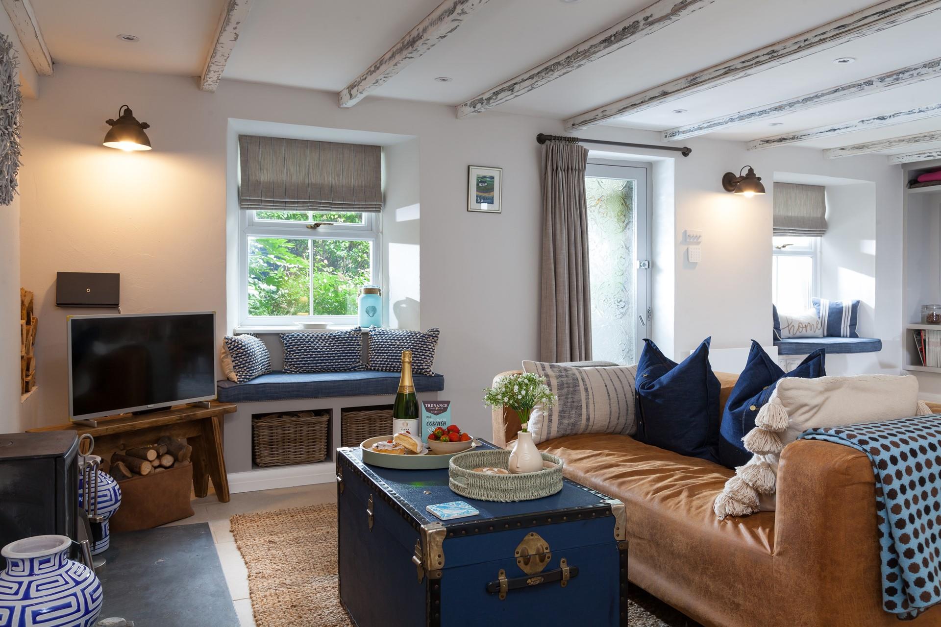 Discover nearby Mullion Cove, before returning to relax in this gorgeous living area.