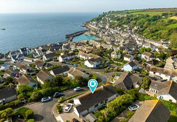 Jan's Place is just a short stroll to the idyllic harbour.