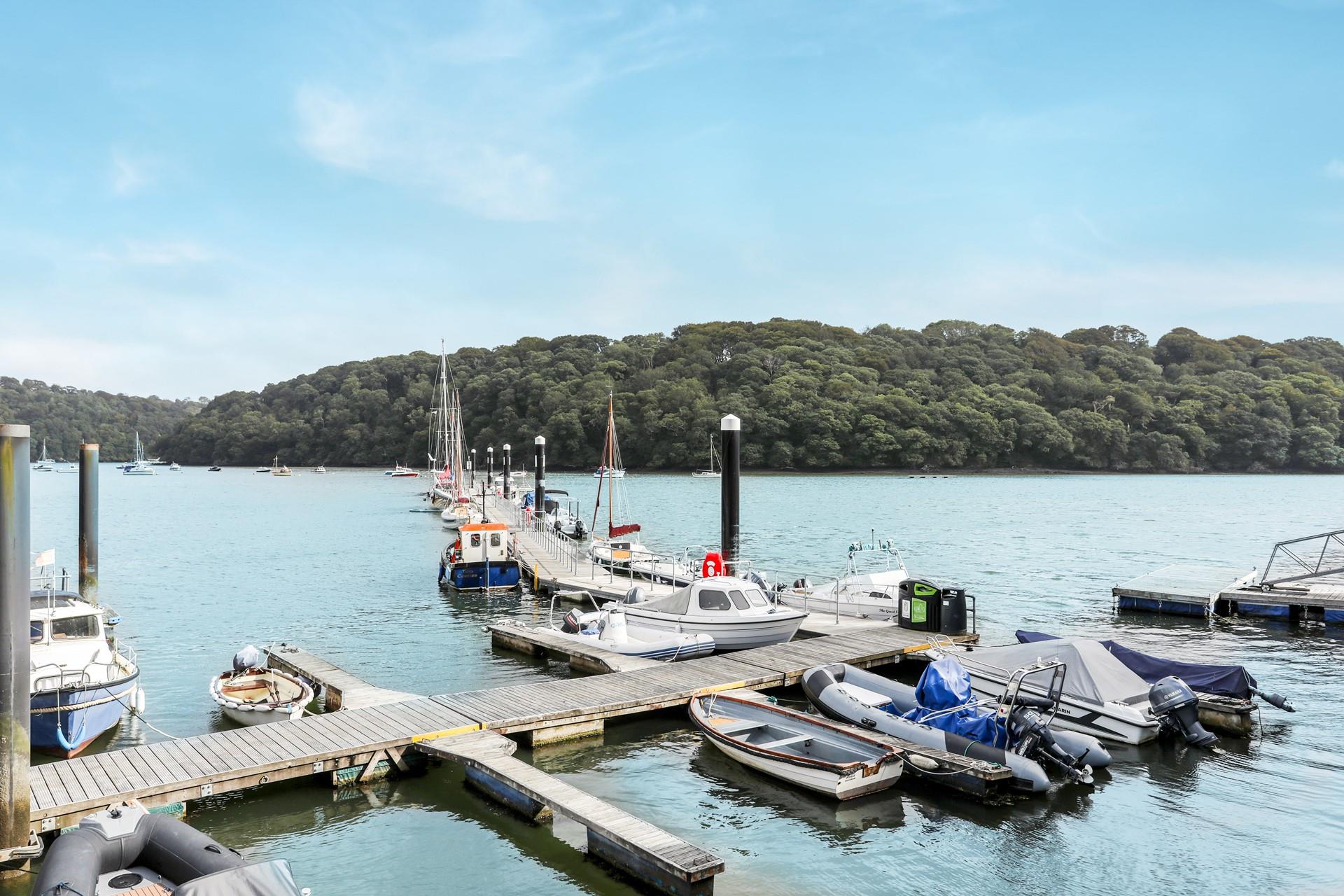 The city of Truro is just a couple of miles away for shopping, restaurants and bars.