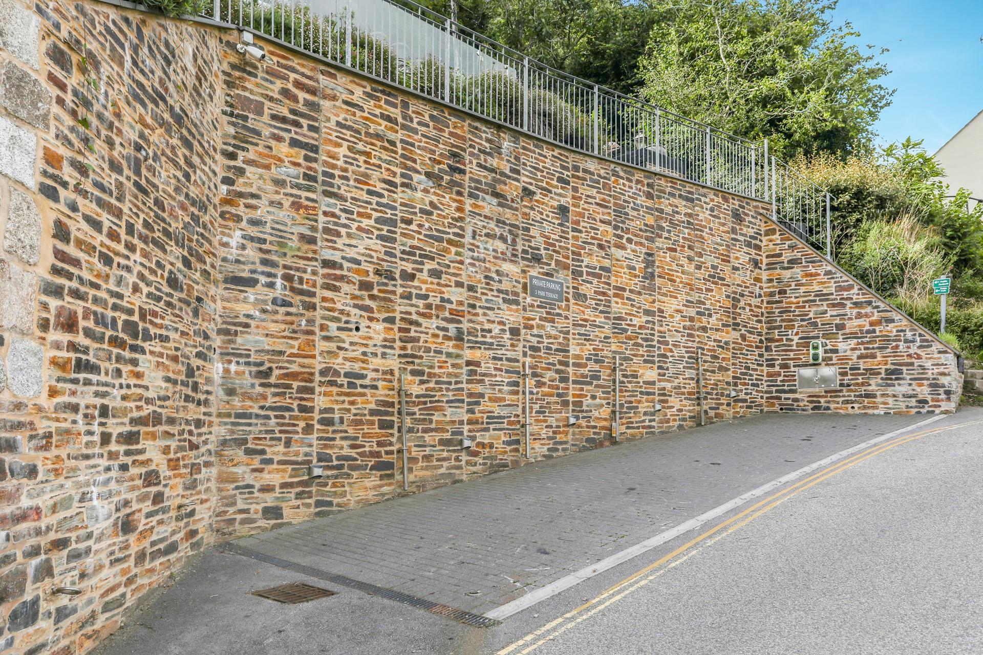 Park up and forget about the car for the week, enjoy this beautiful part of Cornwall on foot.