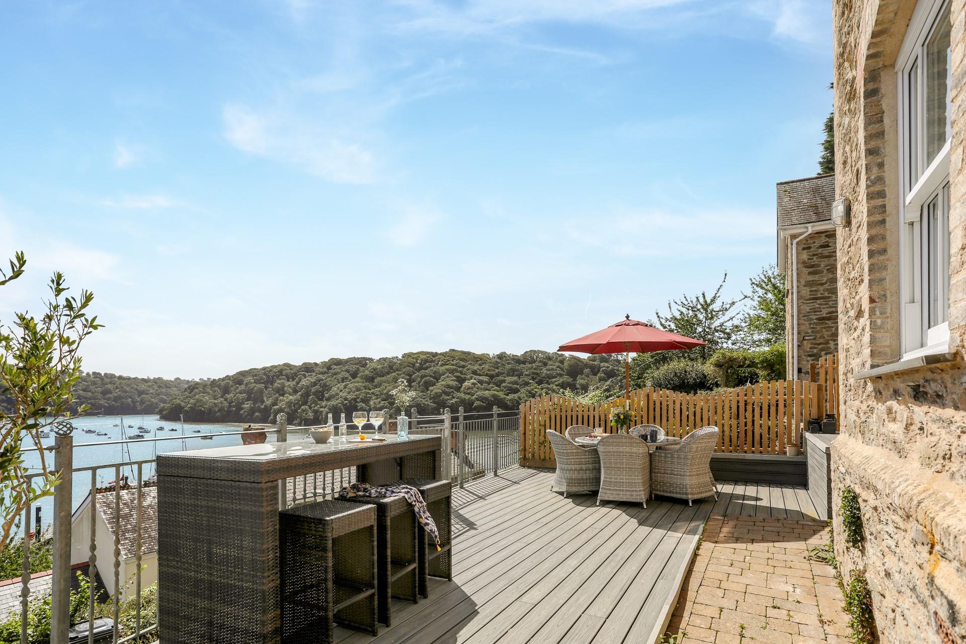 Take a cold G&T out to the balcony to soak up the sun and views.