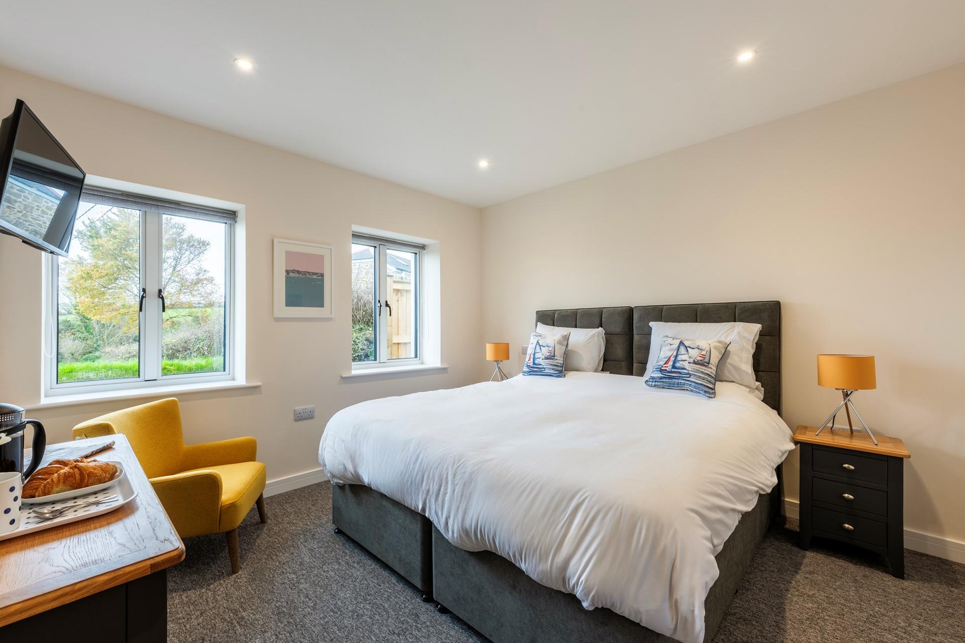 Bedroom 1 has zip and link beds that can be made up as a king or twins.