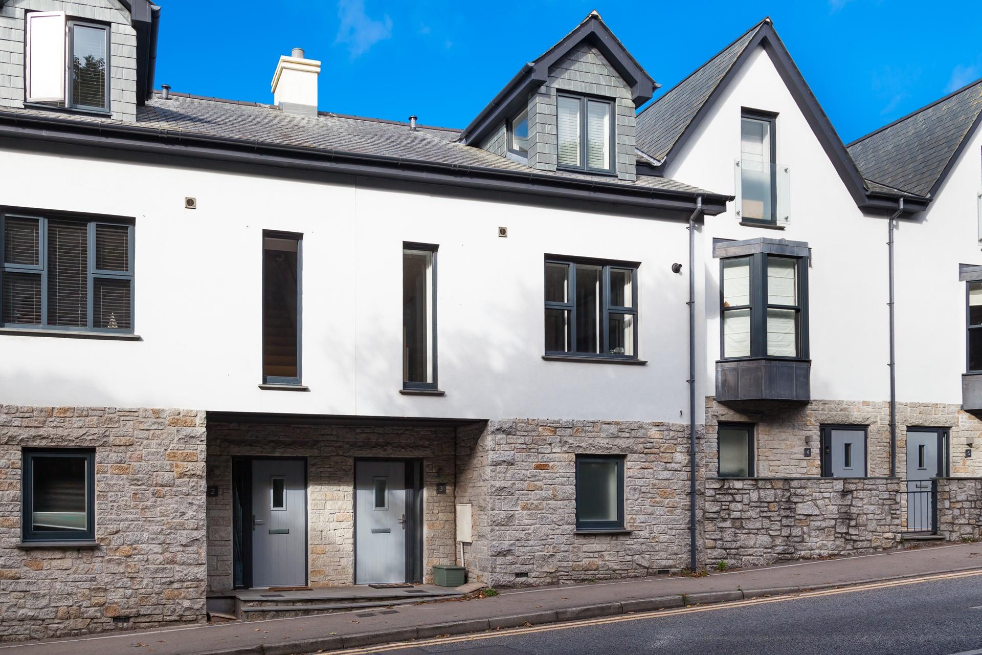 Arrive at Dunlin ready for a family holiday in St Ives.