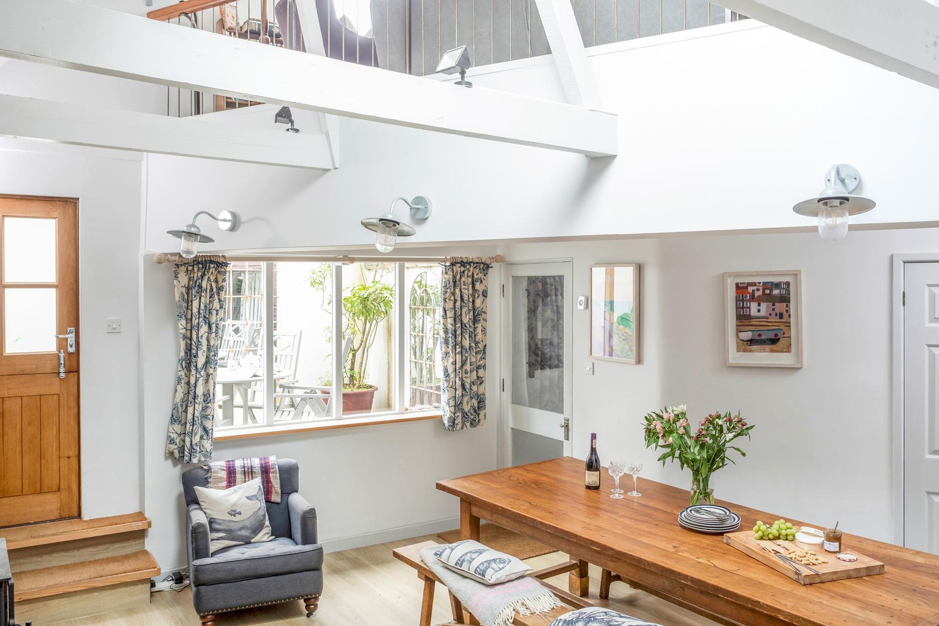 Enjoy wine and nibbles in the evening.