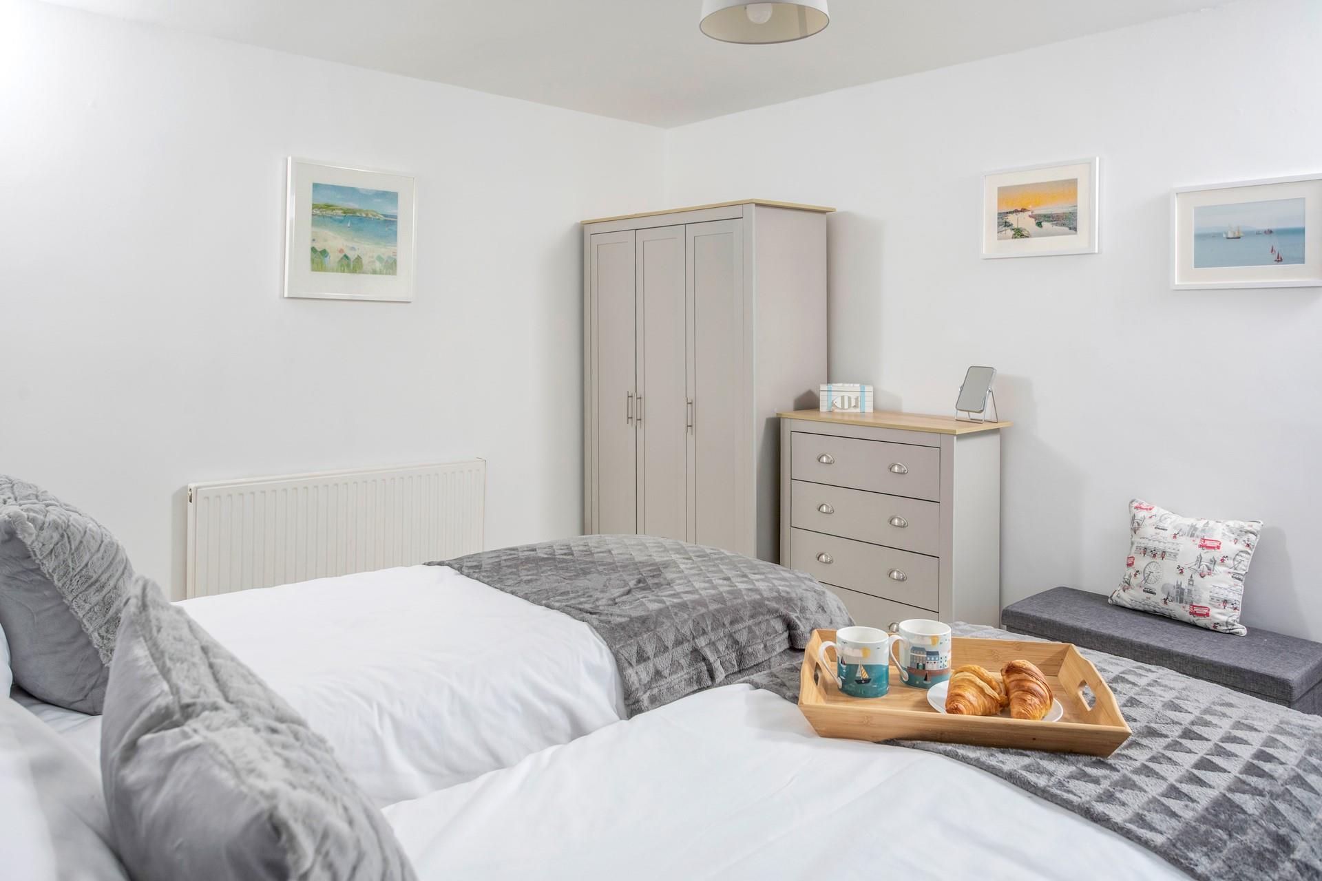 Zip and link beds allow for flexible sleeping arrangements.