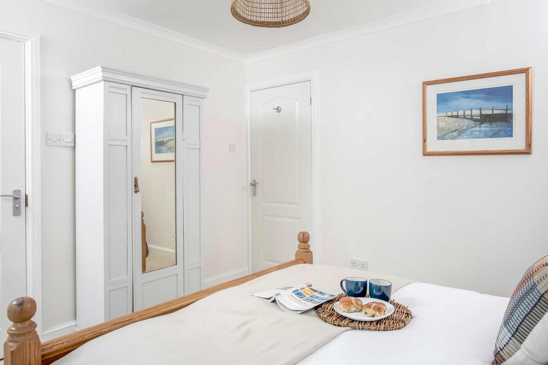 With 4 bedrooms, 2 The Mallows is perfect for an extended family break.