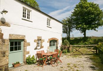 Take meals al fresco in the warm summer months.