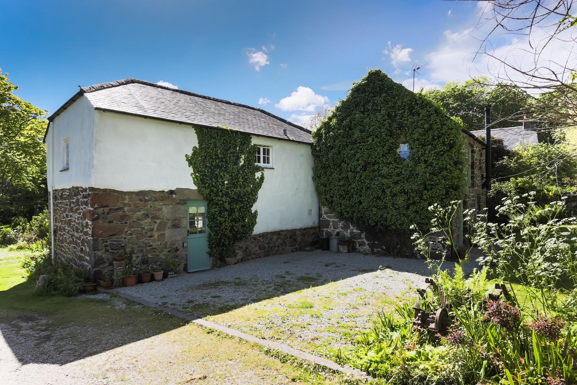 There is plenty of parking so you can explore further afield.