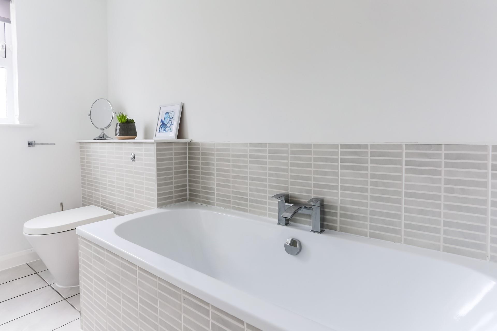 Pour yourself a relaxing bath to unwind in the evening.