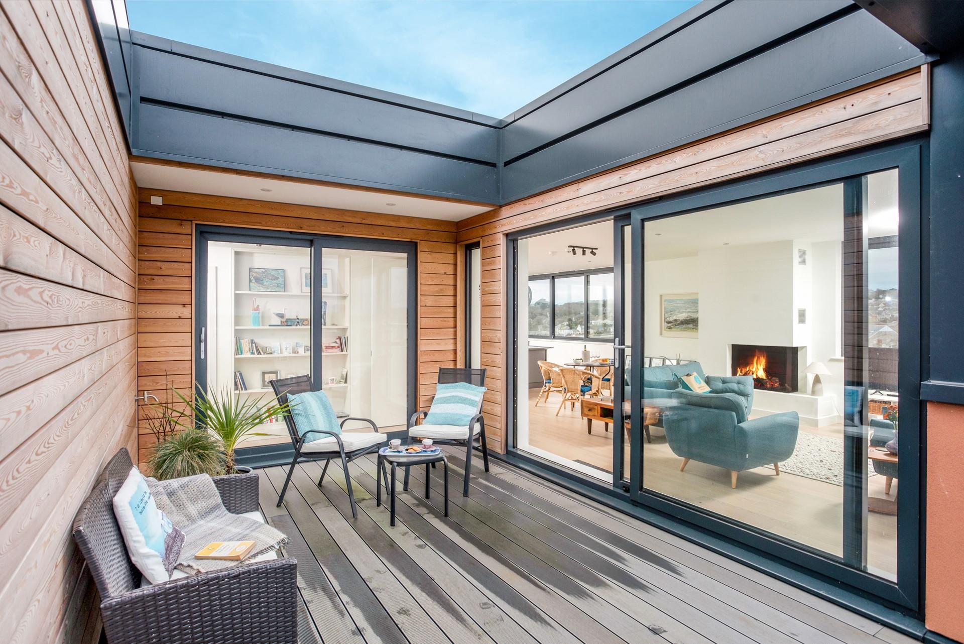 Take breakfast outside to the balcony to start the day.