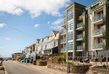 Take a short stroll to Fistral beach and enjoy a morning dip.