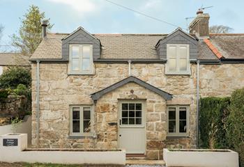 A warm welcome awaits at this charming Cornish cottage.