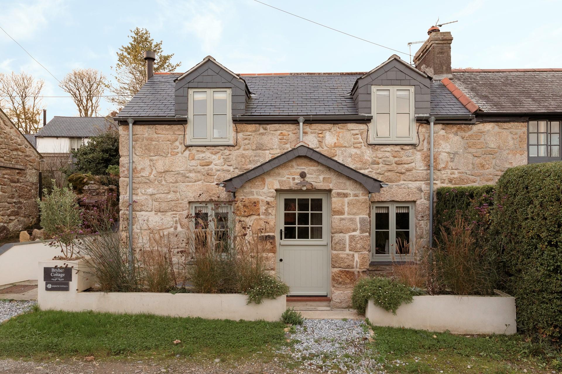 A warm welcome awaits at this charming Cornish cottage.