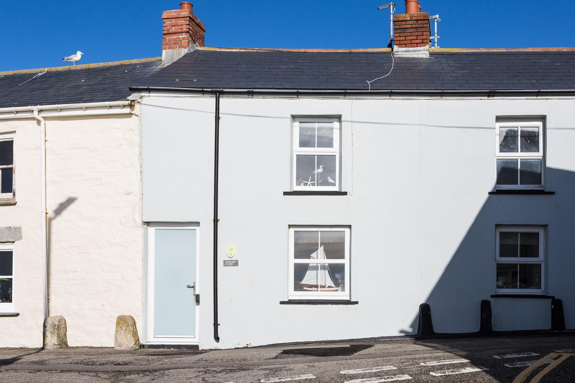 Captian's Rest is ideally located to explore Porthleven on foot.