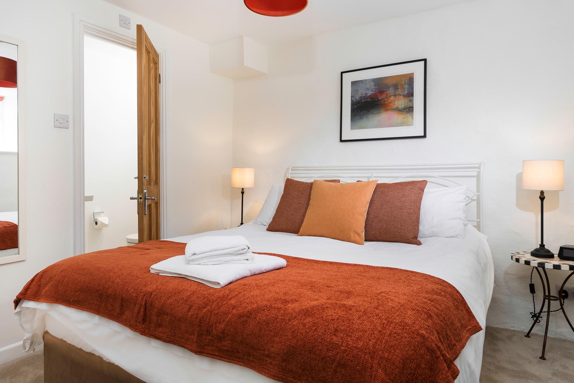 Settle into the cosy king size bed and drift off to sleep.