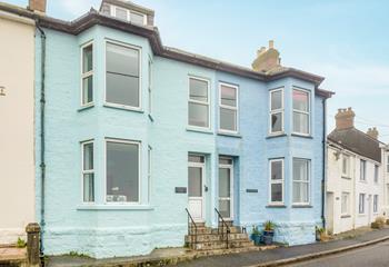 Lowarth Mor is in the ideal location in Marazion, near the beach, shops and cafes.