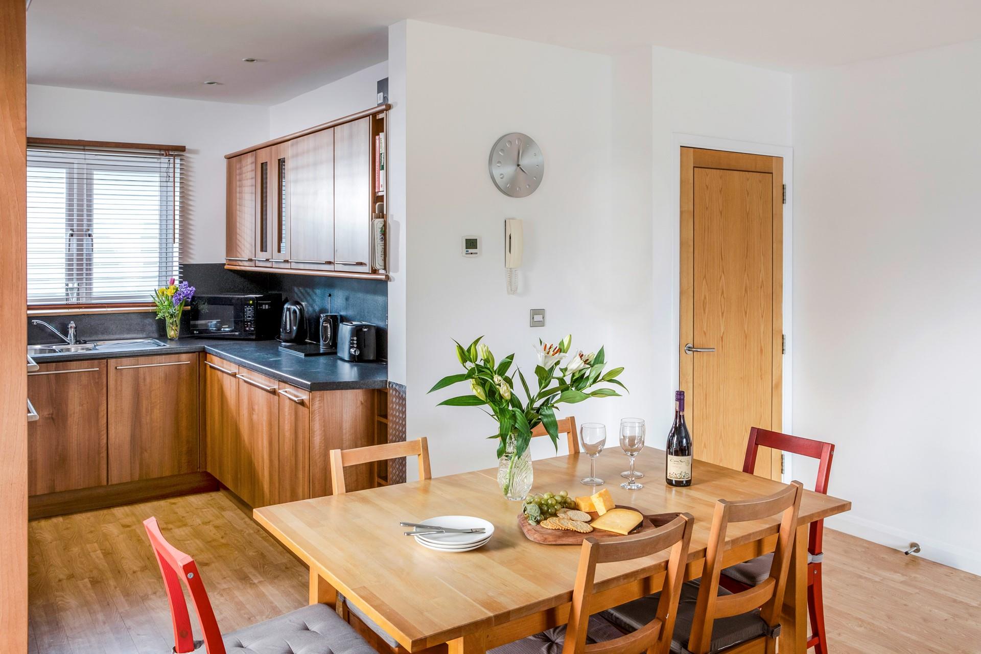 Enjoy a meal together as a family in the evening.