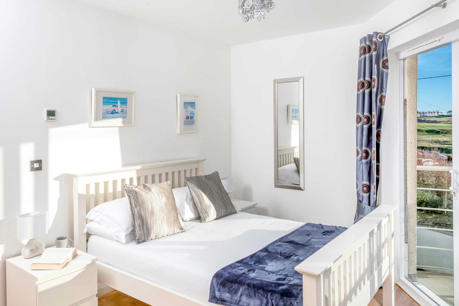 Watch the sunset from the comfort of the king-size bed.