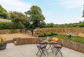 The landscaped garden is ideal for spending summer nights enjoying the surroundings.