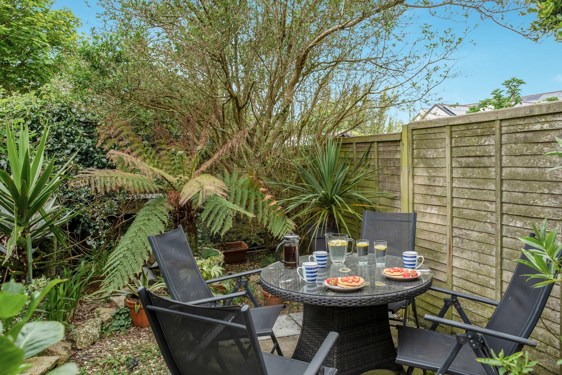 Tuck into breakfast al fresco.