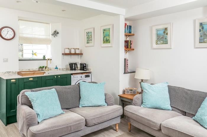 Bell Cottage, Sleeps 5 in Mousehole