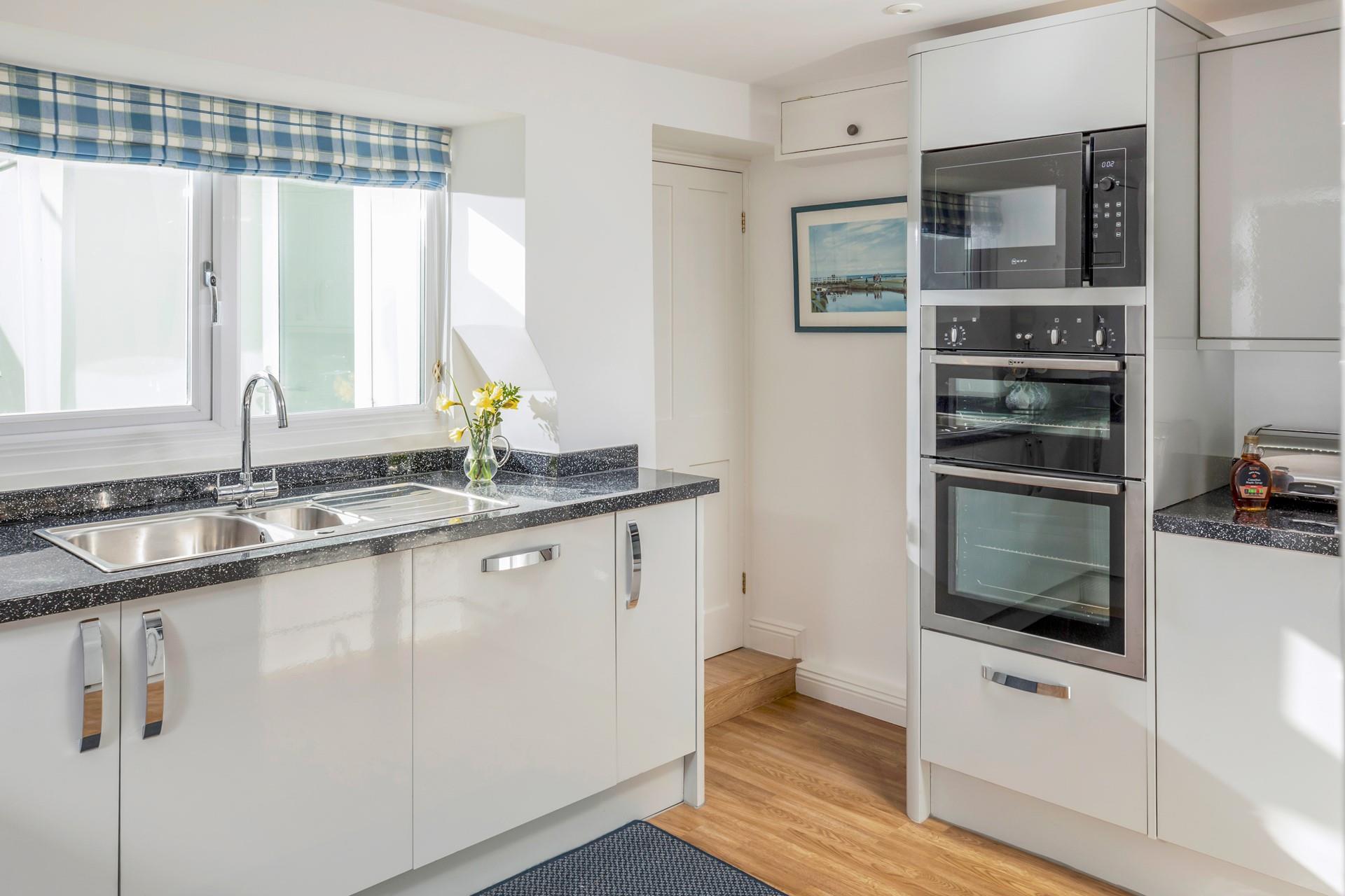 Prepare a picnic to take to Summerleaze beach nearby.