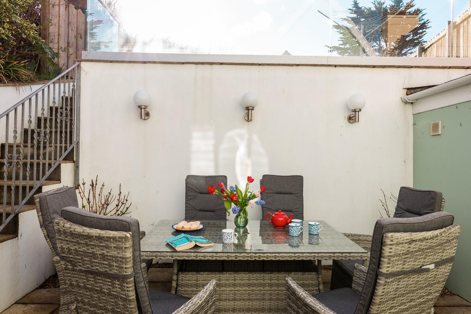 Take afternoon tea into the garden and tuck into cakes from a local bakery.