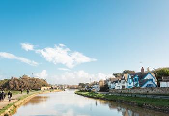 Stroll into Bude town and explore the shops and restaurants.