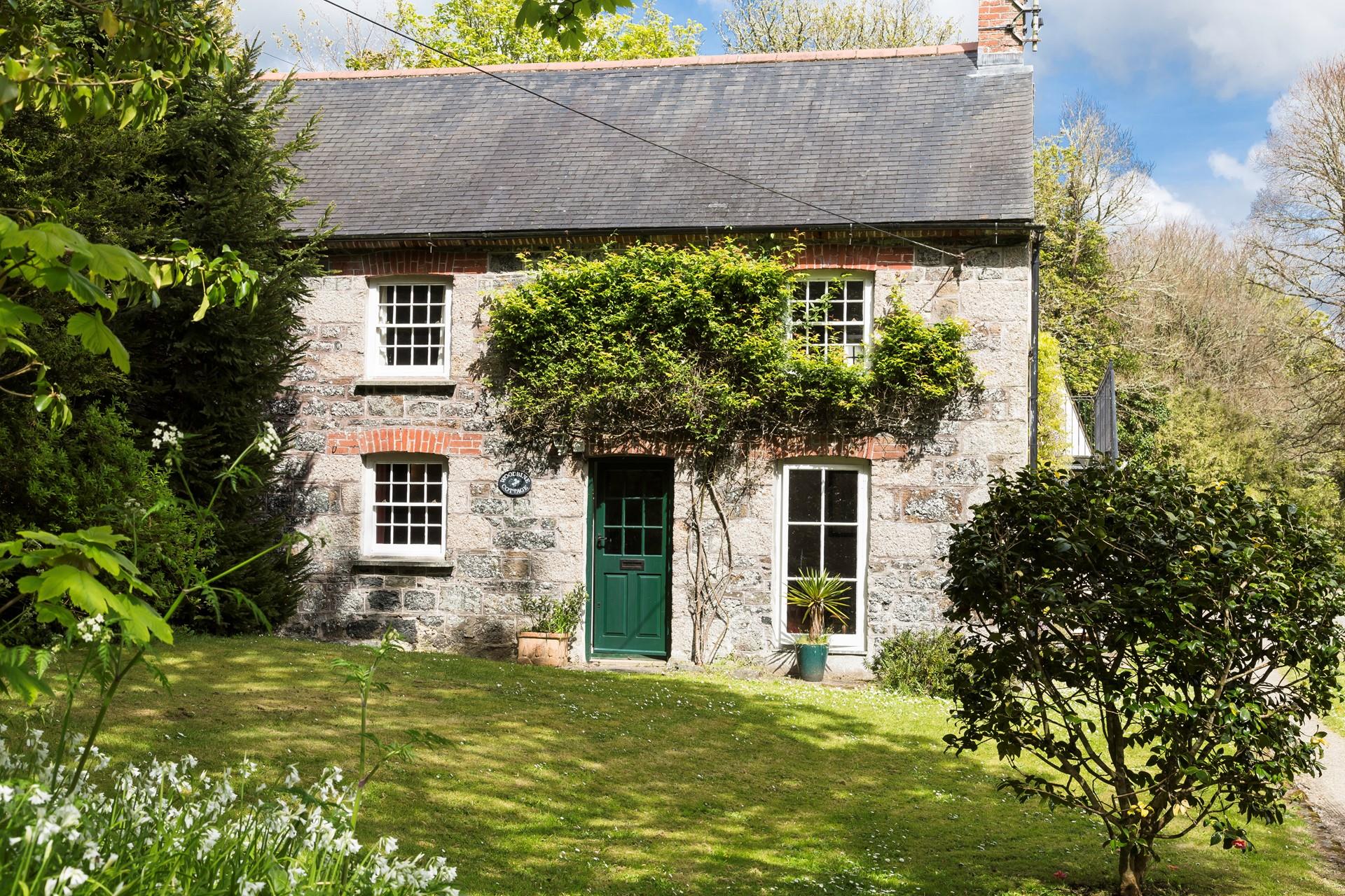 Woodbine Cottage is a cosy abode in the heart of tranquil south Cornwall.