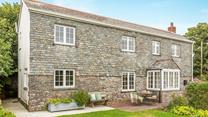 The garden is ideal for al fresco meals in the summer.